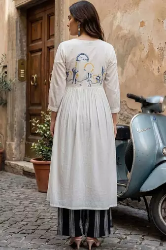 Women Ethnic Motifs Embroidered Empire Thread Work Kurta with Palazzos
