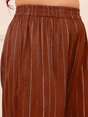 Striped V-Neck A-Line Kurta With Trousers 3