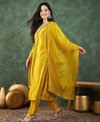 Women Ethnic Motifs Embroidered Kurta with Trousers & Dupatta 1