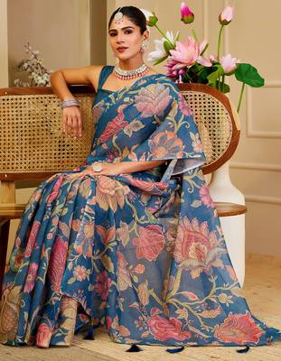 Blue shimmer printed zari saree with unstitched blouse piece. 3
