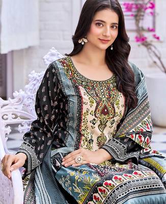 Women Printed Regular Beads and Stones Kurta with Trousers & With Dupatta 2