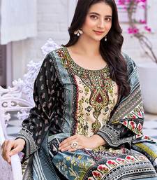 Women Printed Regular Beads and Stones Kurta with Trousers & With Dupatta