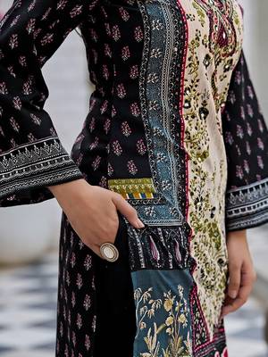 Women Printed Regular Beads and Stones Kurta with Trousers & With Dupatta 3