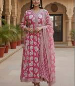 Women Floral Printed Empire Kurta with Trousers & With Dupatta