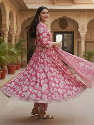 Women Floral Printed Empire Kurta with Trousers & With Dupatta 2