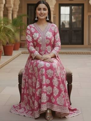Women Floral Printed Empire Kurta with Trousers & With Dupatta 3