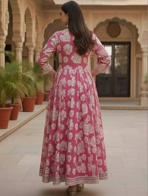 Women Floral Printed Empire Kurta with Trousers & With Dupatta 4