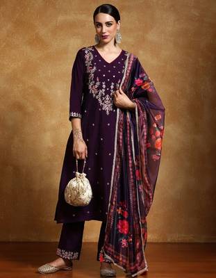 Women Floral Yoke Design Regular Kurta with Trousers & With Dupatta 1