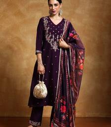 Women Floral Yoke Design Regular Kurta with Trousers & With Dupatta