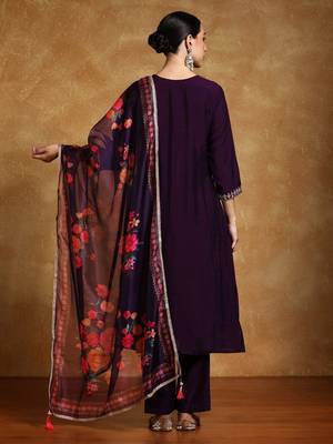 Women Floral Yoke Design Regular Kurta with Trousers & With Dupatta 5