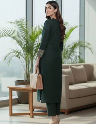 Women Ethnic Motifs Regular Thread Work Kurta with Trousers 4