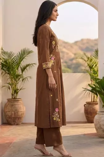 Women Ethnic Motifs Embroidered Regular Thread Work Kurta with Trousers