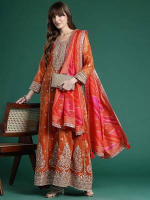 Ethnic Motifs Embroidered Sequinned Kurta with Trousers & With Dupatta 7