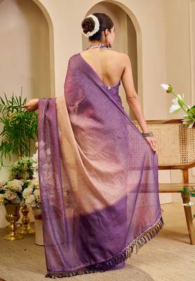 Purple shimmer printed zari saree with unstitched blouse piece. 4