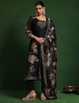 Floral Embroidered Thread Work Chanderi Silk Kurta with Trousers & Dupatta 1