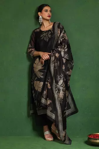 Floral Embroidered Thread Work Chanderi Silk Kurta with Trousers & Dupatta