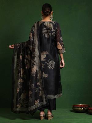 Floral Embroidered Thread Work Chanderi Silk Kurta with Trousers & Dupatta 5
