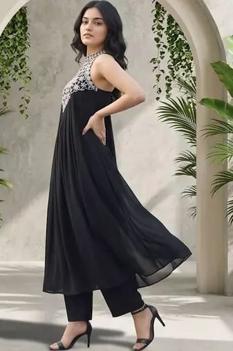 Women Ethnic Motifs Embroidered Regular Thread Work Kurta with Palazzos