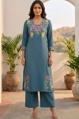 Women Floral Embroidered Regular Thread Work Kurta with Palazzos