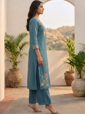 Women Floral Embroidered Regular Thread Work Kurta with Palazzos 2