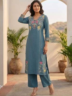 Women Floral Embroidered Regular Thread Work Kurta with Palazzos 4