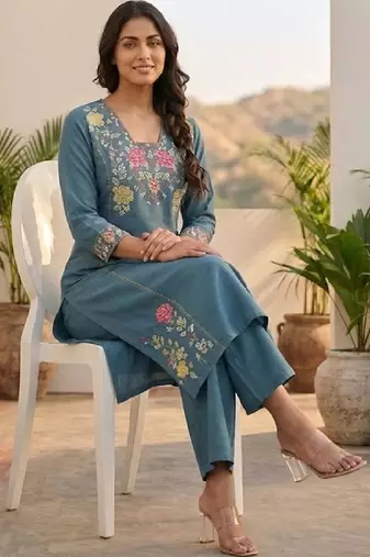 Women Floral Embroidered Regular Thread Work Kurta with Palazzos