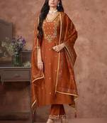 Women Floral Embroidered Regular Thread Work Kurta with Trousers & With Dupatta