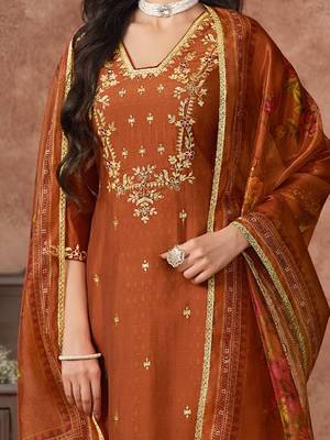 Women Floral Embroidered Regular Thread Work Kurta with Trousers & With Dupatta 2