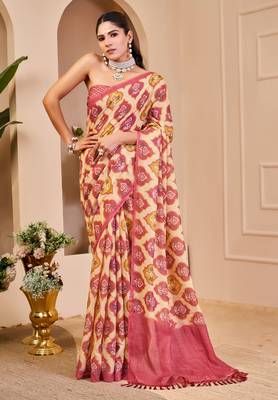 Pink shimmer printed zari saree with unstitched blouse piece. 3