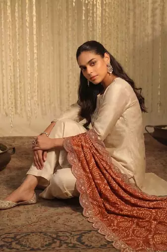 Women Ethnic Motifs Embroidered Regular Thread Work Kurta with Trousers & With Dupatta