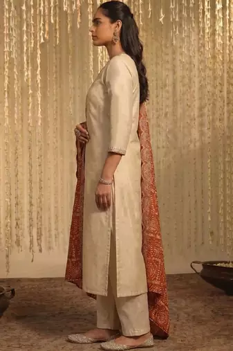 Women Ethnic Motifs Embroidered Regular Thread Work Kurta with Trousers & With Dupatta