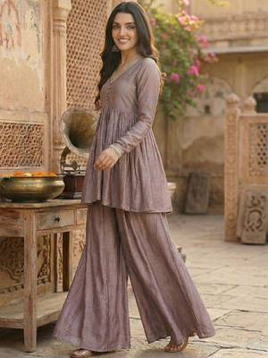 Women Bandhani Printed Regular Kurta with Trousers 3