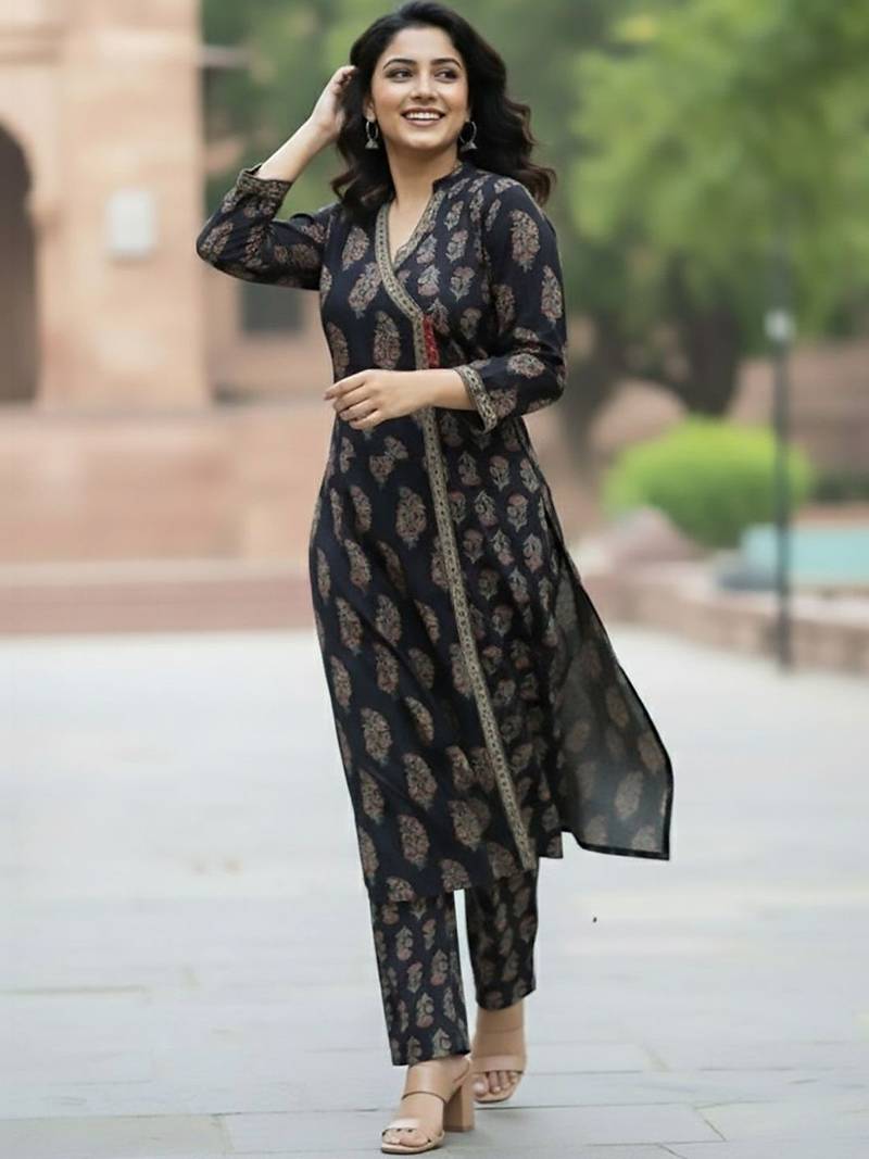 Women Ethnic Motifs Printed Angrakha  Cotton Kurta with Trousers