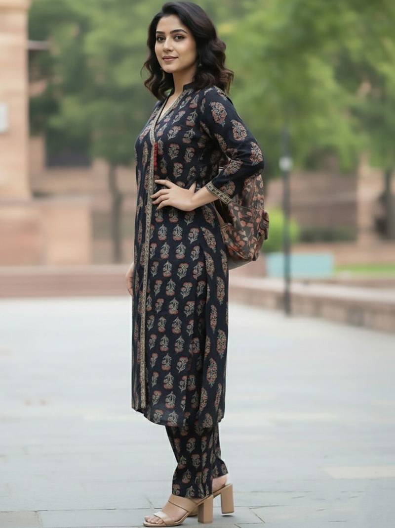 Women Ethnic Motifs Printed Angrakha  Cotton Kurta with Trousers