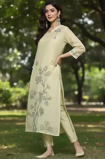 Women Floral Embroidered Thread Work Chanderi Cotton Kurta with Trousers & Dupatta