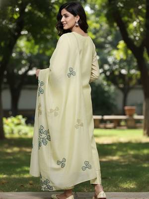 Women Floral Embroidered Thread Work Chanderi Cotton Kurta with Trousers & Dupatta 4