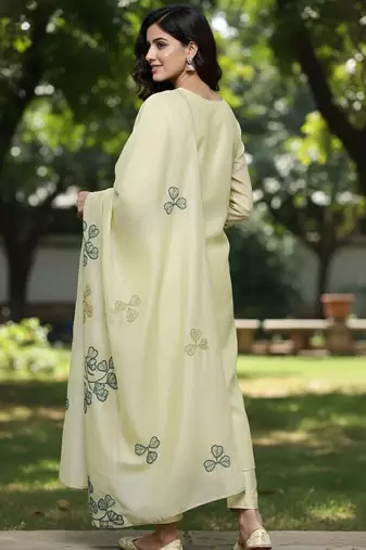 Women Floral Embroidered Thread Work Chanderi Cotton Kurta with Trousers & Dupatta