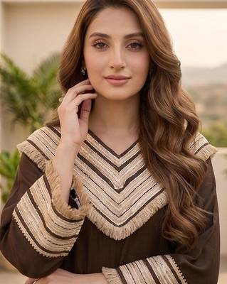 Women Regular Thread Work Kurta with Palazzos 2