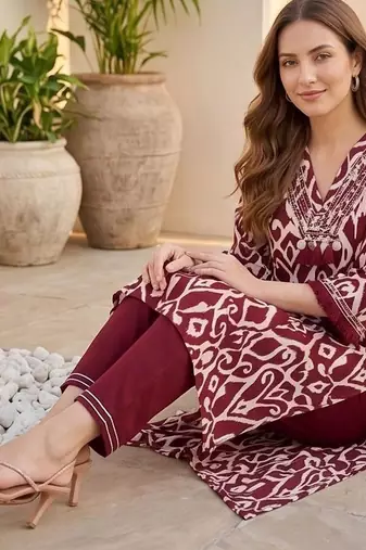 Women Printed Regular Thread Work Pure Cotton Kurta with Trousers