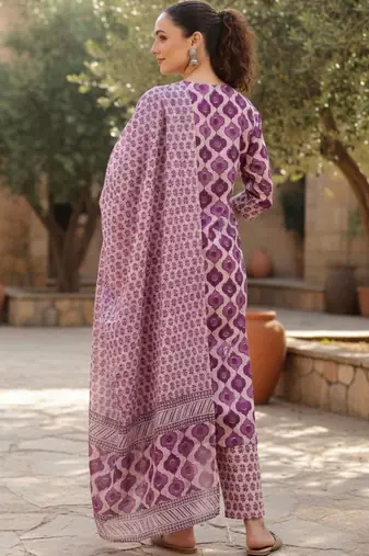 Women Printed Regular Thread Work Pure Cotton Kurta with Trousers & With Dupatta
