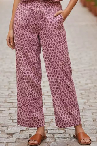 Women Printed Regular Thread Work Pure Cotton Kurta with Trousers & With Dupatta