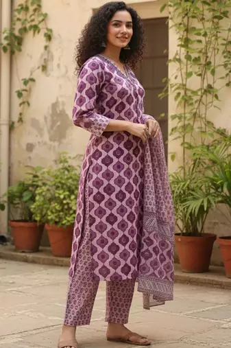Women Printed Regular Thread Work Pure Cotton Kurta with Trousers & With Dupatta