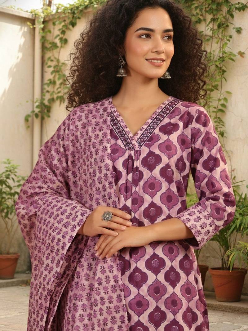 Women Printed Regular Thread Work Pure Cotton Kurta with Trousers & With Dupatta