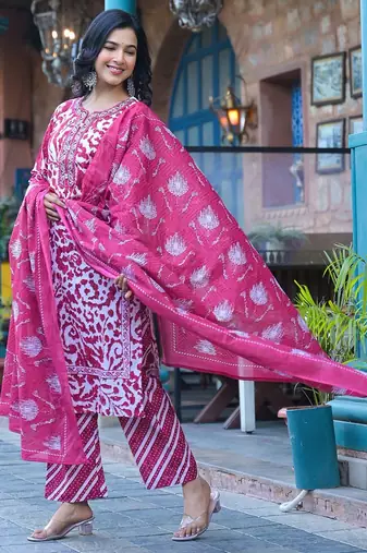 Floral Printed Round Neck Straight Kurta With Trousers & Dupatta