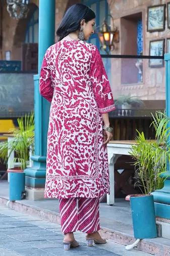 Floral Printed Round Neck Straight Kurta With Trousers & Dupatta
