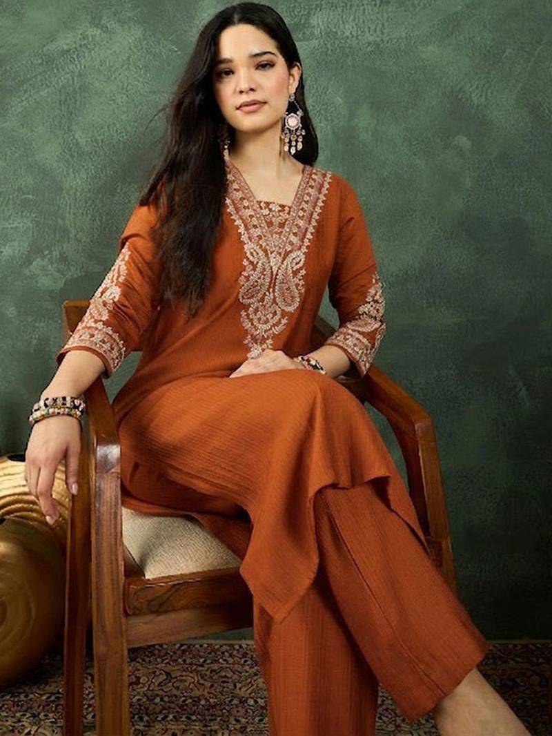Women Ethnic Motifs Embroidered Regular Thread Work Kurta with Trousers