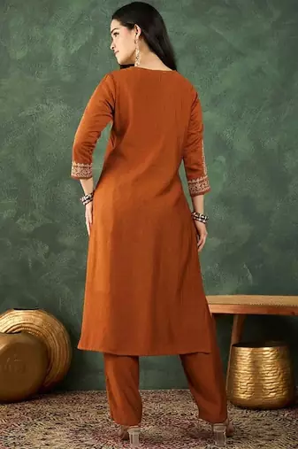 Women Ethnic Motifs Embroidered Regular Thread Work Kurta with Trousers