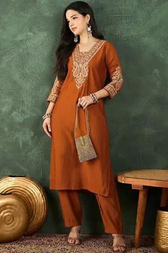 Women Ethnic Motifs Embroidered Regular Thread Work Kurta with Trousers