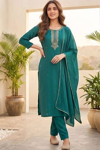 Women Ethnic Motifs Embroidered Regular Thread Work Kurta with Trousers & With Dupatta