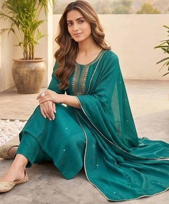 Women Ethnic Motifs Embroidered Regular Thread Work Kurta with Trousers & With Dupatta 2